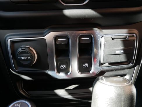 Used 2020 Jeep Wrangler Sport image 20