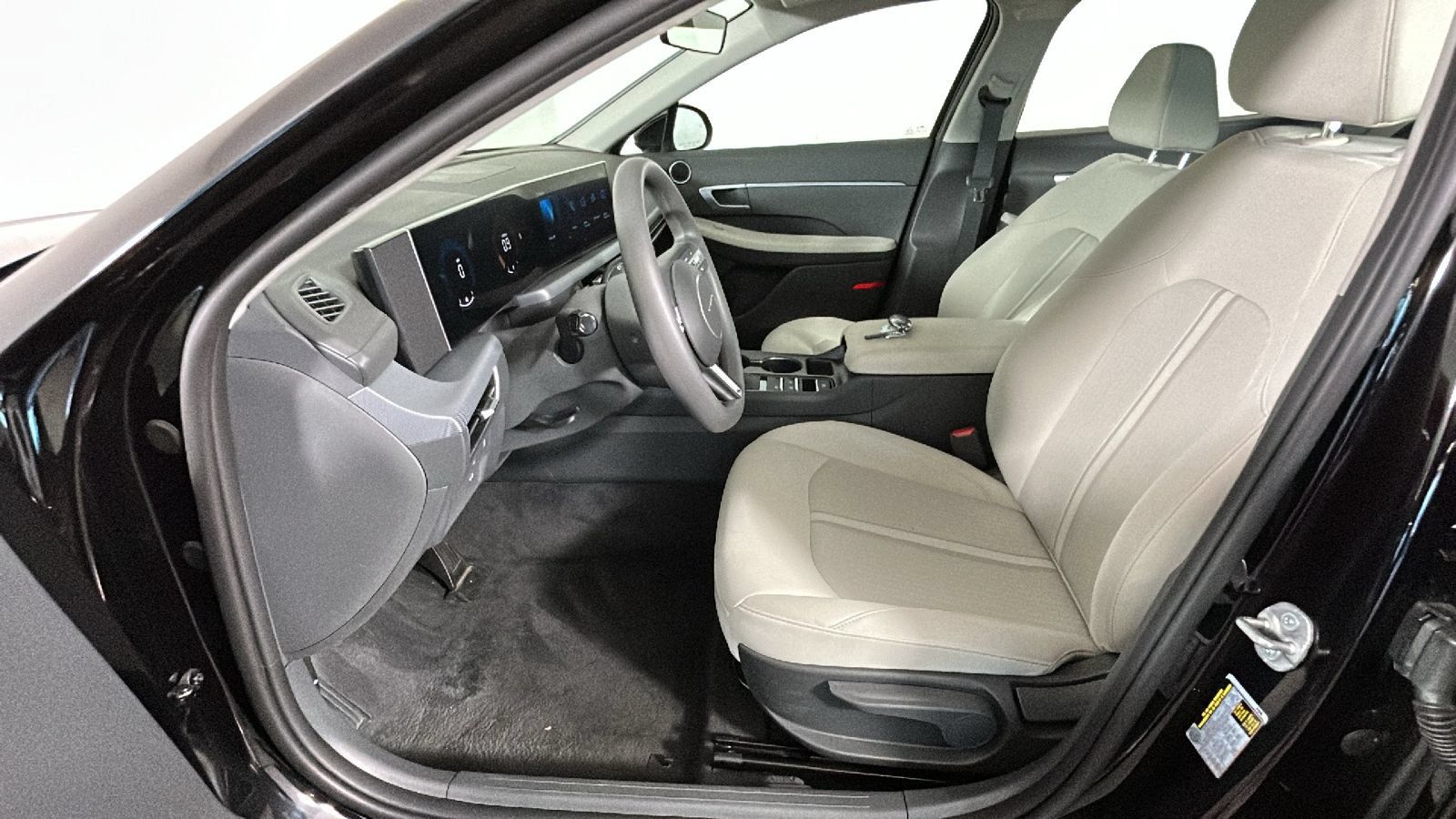 Certified 2026 Hyundai Sonata SE FWD image 14