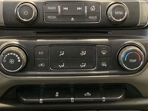 Used 2018 Chevrolet Silverado 1500 LT image 20