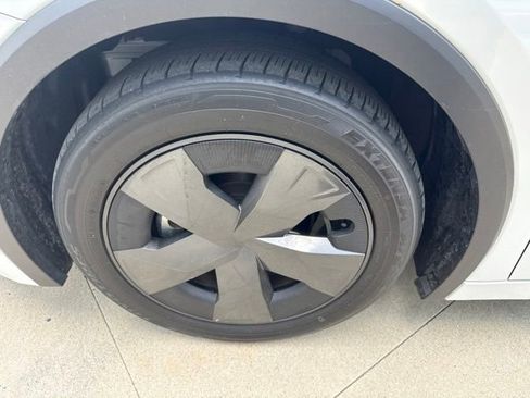 Used 2025 Toyota Prius LE FWD image 13