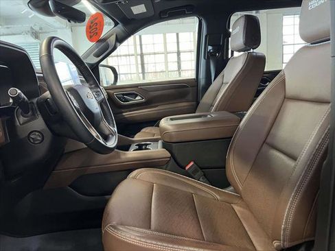 Used 2024 Chevrolet Suburban High Country image 18