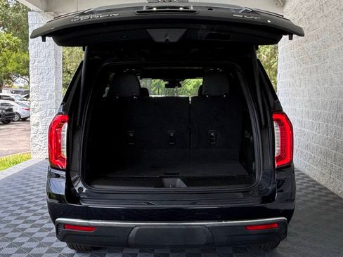 Used 2023 GMC Yukon SLT w/ SLT Premium Package AWD/4WD image 11