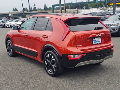 Certified 2023 Kia Niro Wind w/ Wind Preserve Package FWD image 7