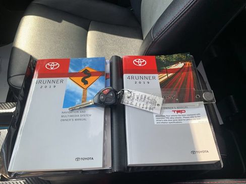 Used 2019 Toyota 4Runner TRD Pro AWD/4WD image 9