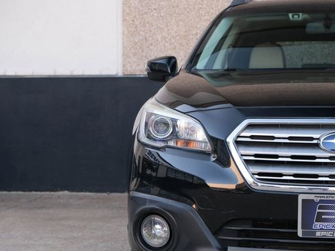 Used 2016 Subaru Outback 2.5i Limited image 3