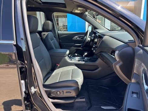 Used 2023 Chevrolet Traverse LT w/ LT Premium Package image 22