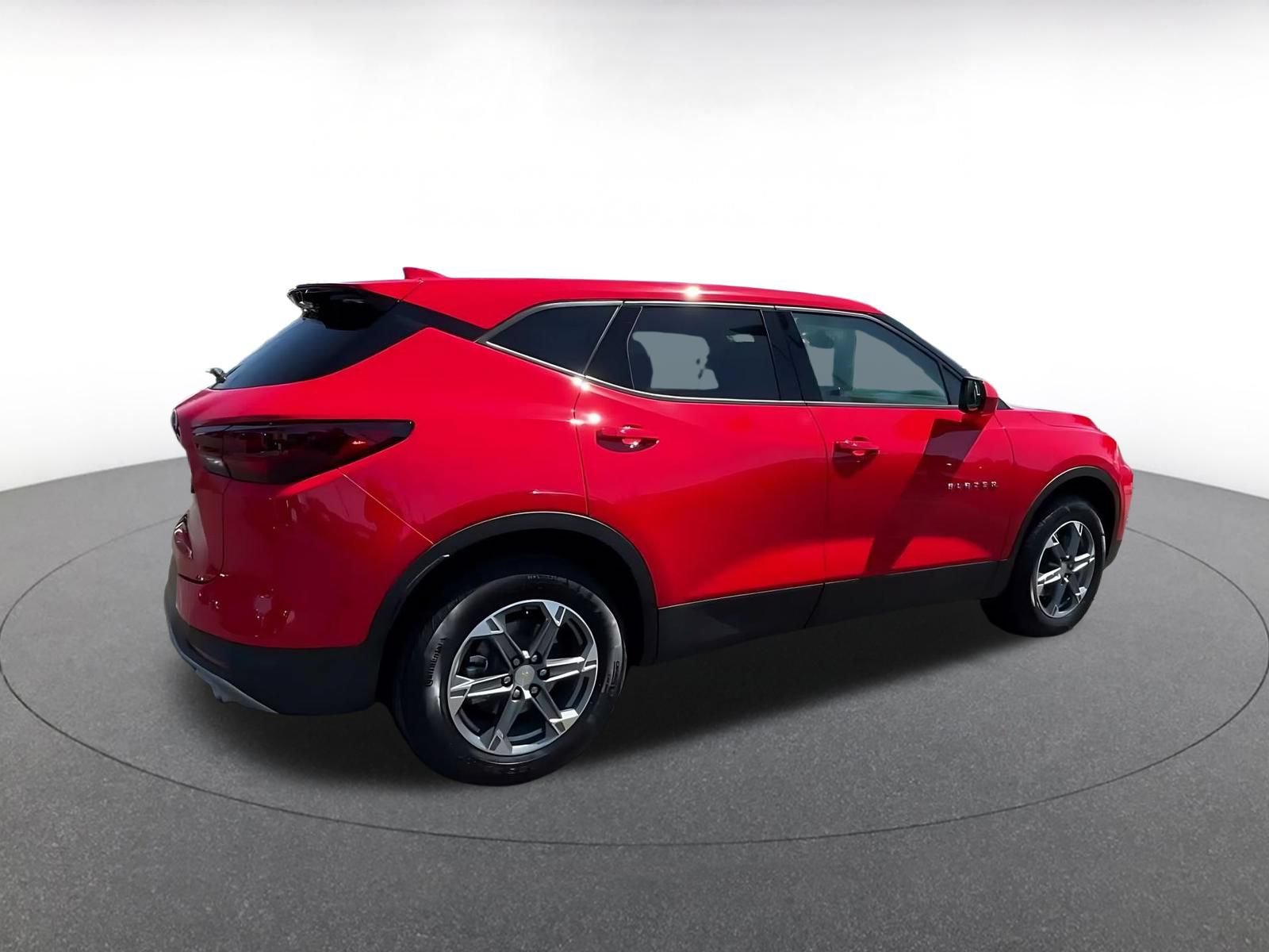 Used 2025 Chevrolet Blazer LT FWD image 14