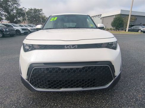 Used 2023 Kia Soul LX w/ LX Technology Package image 10