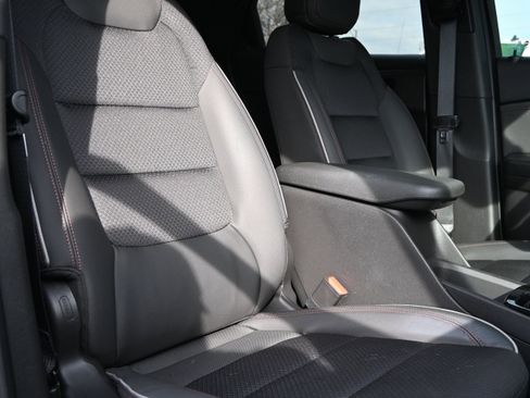 Used 2023 Chevrolet TrailBlazer RS image 32