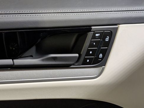 New 2026 Porsche Cayenne image 37