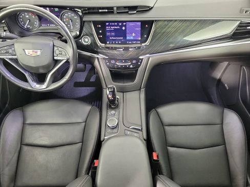 Used 2020 Cadillac XT6 Premium Luxury image 16
