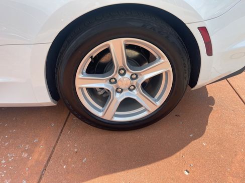 Used 2023 Chevrolet Camaro LT image 10