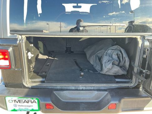 Used 2023 Jeep Wrangler Sahara image 20