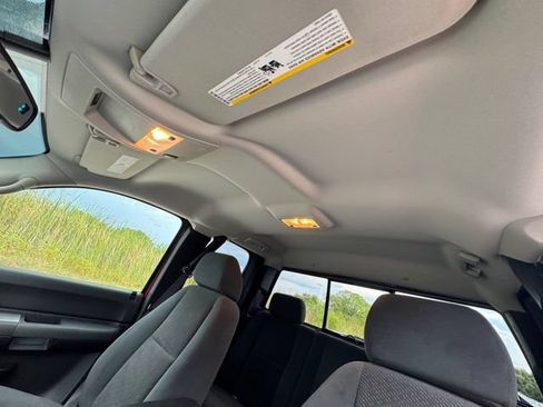 Used 2007 GMC Sierra 1500 SLE w/ Texas Edition RWD image 25