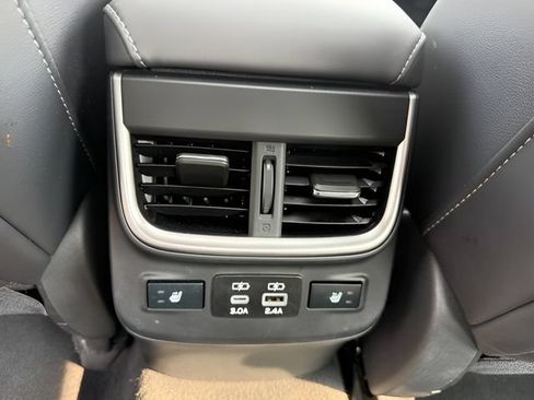 Used 2024 Subaru Legacy Limited AWD/4WD image 9