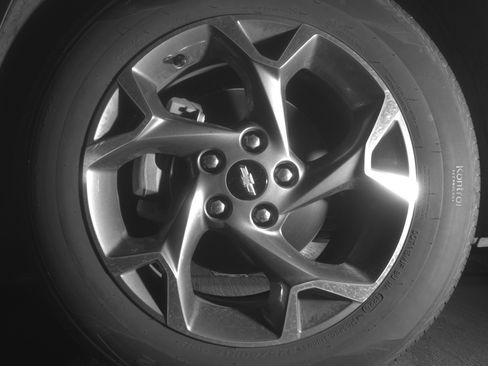 Used 2025 Chevrolet Trax LT FWD image 12