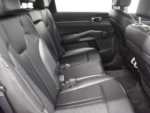Used 2024 Kia Sorento S AWD/4WD image 17