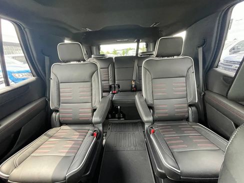 Used 2025 GMC Yukon AT4 Ultimate w/ LPO, Floor Liner Package AWD/4WD image 19