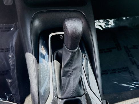 Used 2022 Toyota Corolla LE FWD image 14
