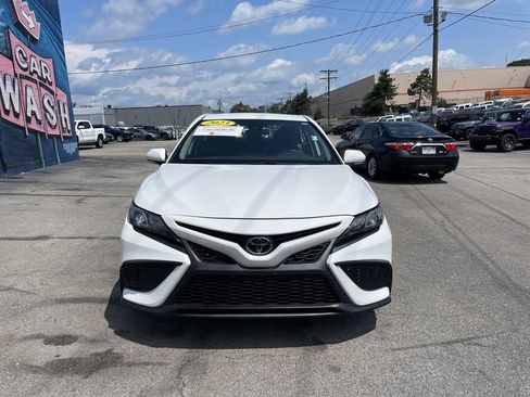 Used 2023 Toyota Camry SE FWD image 5