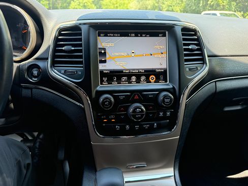 Certified 2016 Jeep Grand Cherokee Limited AWD/4WD image 23