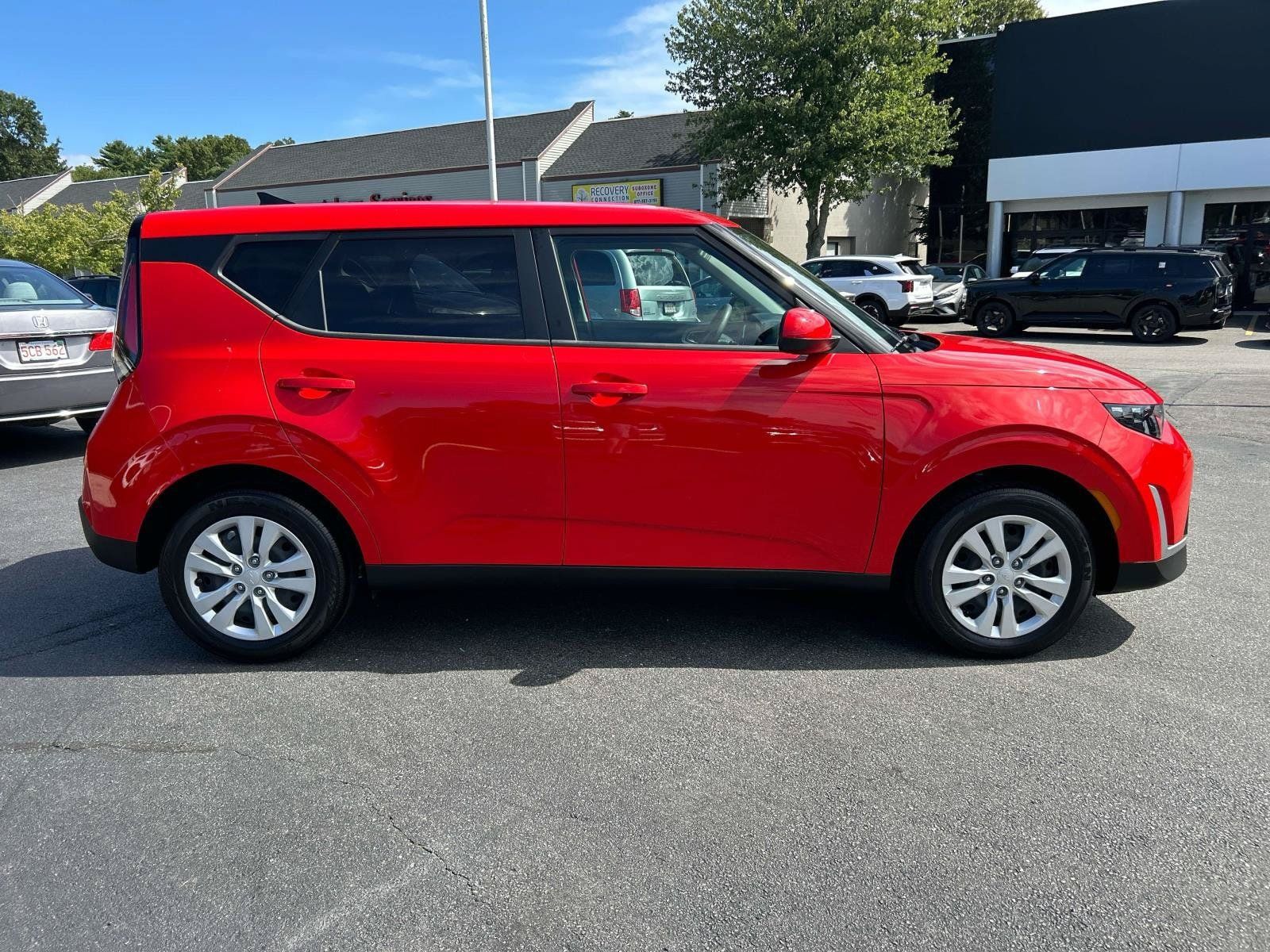 Used 2025 Kia Soul LX FWD image 6