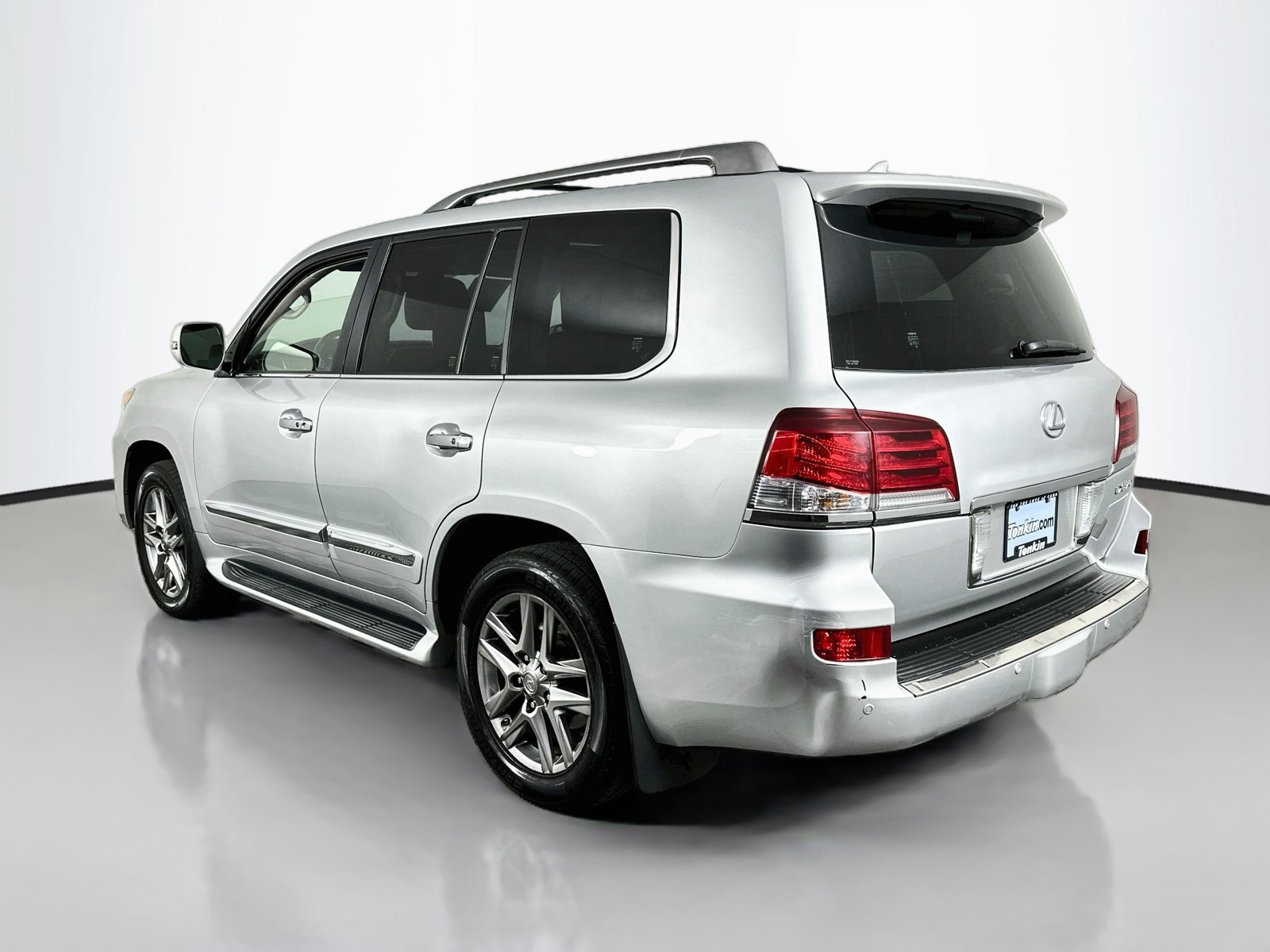 Used 2013 Lexus LX 570 4WD w/ Luxury Pkg image 5