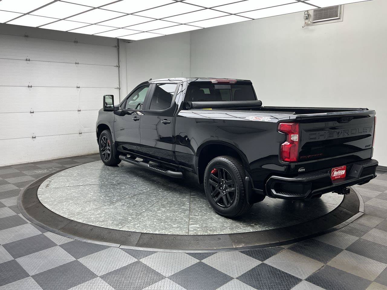Certified 2024 Chevrolet Silverado 1500 RST w/ Redline Edition AWD/4WD image 37
