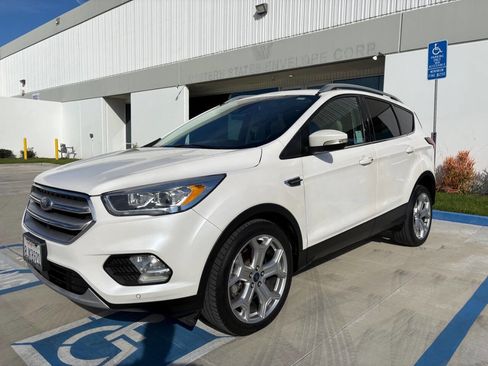 Used 2019 Ford Escape Titanium image 1