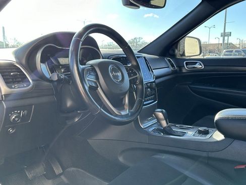 Used 2022 Jeep Grand Cherokee Laredo X image 8