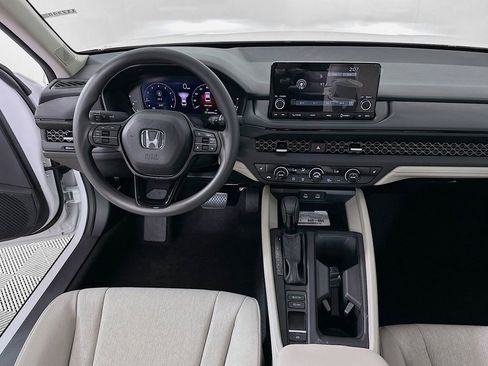 Certified 2025 Honda Accord SE image 19