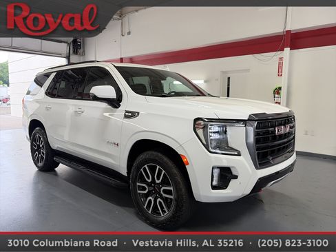 Used 2024 GMC Yukon AT4 w/ Technology Package AWD/4WD image 8