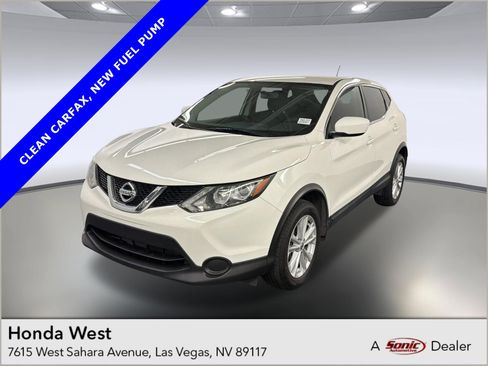 Used 2017 Nissan Rogue Sport S w/ S Appearance Package FWD image 1