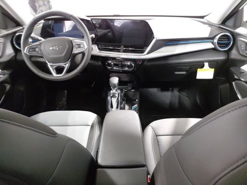New 2026 Chevrolet Trax LT w/ Driver Confidence Package FWD image 3