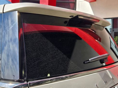 Used 2021 Lincoln Navigator Reserve image 10