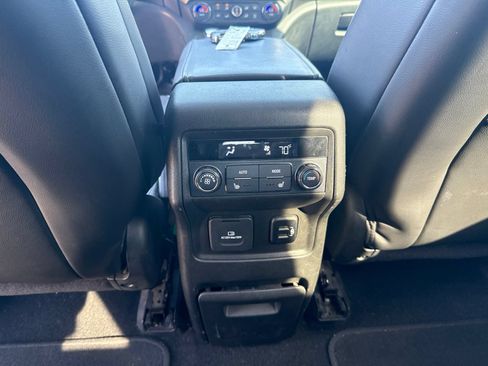 Used 2017 GMC Acadia Denali w/ Technology Package FWD image 15
