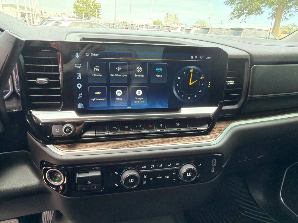 Used 2025 Chevrolet Silverado 1500 LT AWD/4WD image 28