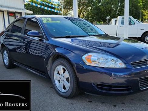Used 2009 Chevrolet Impala LT FWD image 1