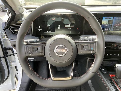 New 2026 Nissan Kicks SR image 13