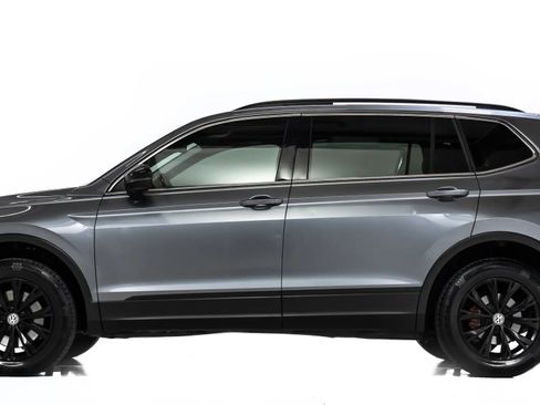 Used 2019 Volkswagen Tiguan SE w/ Panoramic Sunroof Package image 8