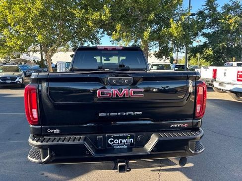 Used 2022 GMC Sierra 2500 AT4 w/ AT4 Premium Plus Package AWD/4WD image 8