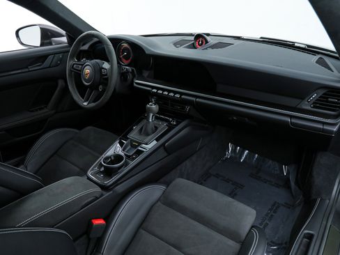 Used 2022 Porsche 911 GT3 image 19