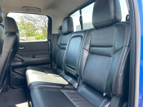 Used 2024 Nissan Frontier SL w/ Technology Package AWD/4WD image 13
