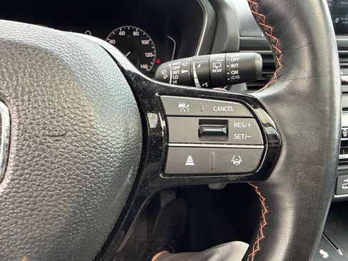 Used 2025 Honda Pilot TrailSport image 17