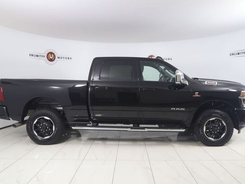 Used 2025 RAM 2500 Laramie AWD/4WD image 2