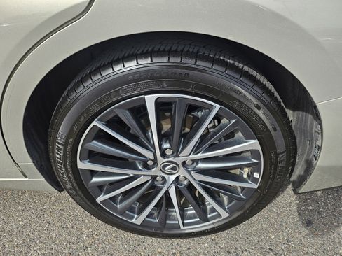 Used 2025 Lexus ES 350 w/ Premium Package image 18