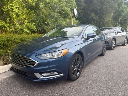 Used 2018 Ford Fusion SE w/ Equipment Group 601A FWD image 1