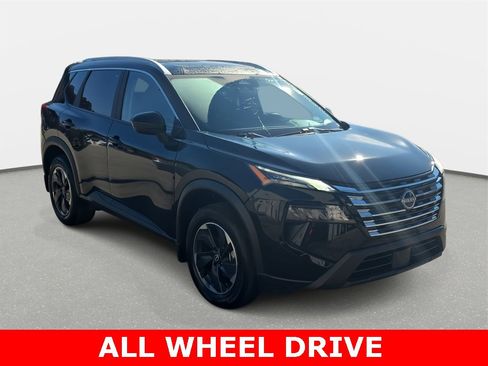 Used 2024 Nissan Rogue SV w/ SV Premium Package image 3
