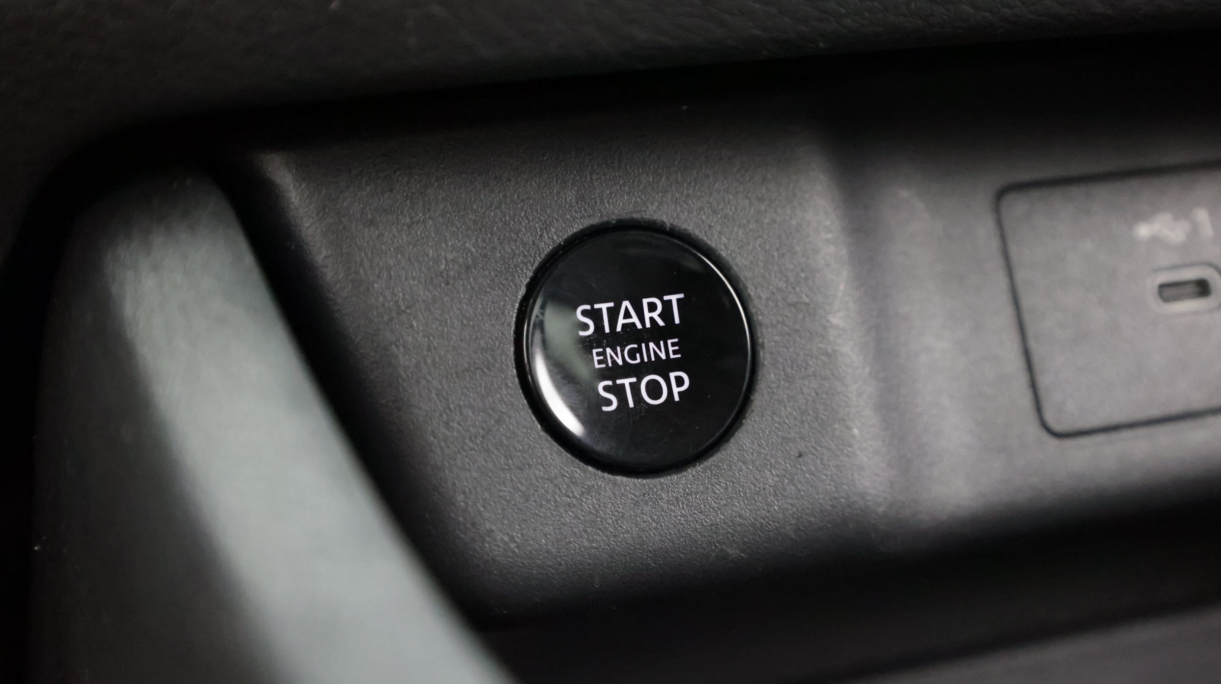 Used 2024 Nissan Rogue SV FWD image 21