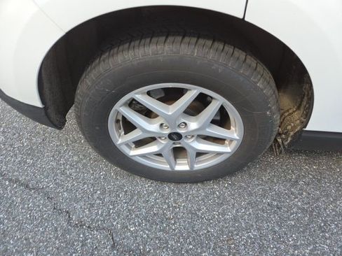 Used 2024 Ford Edge SEL image 10